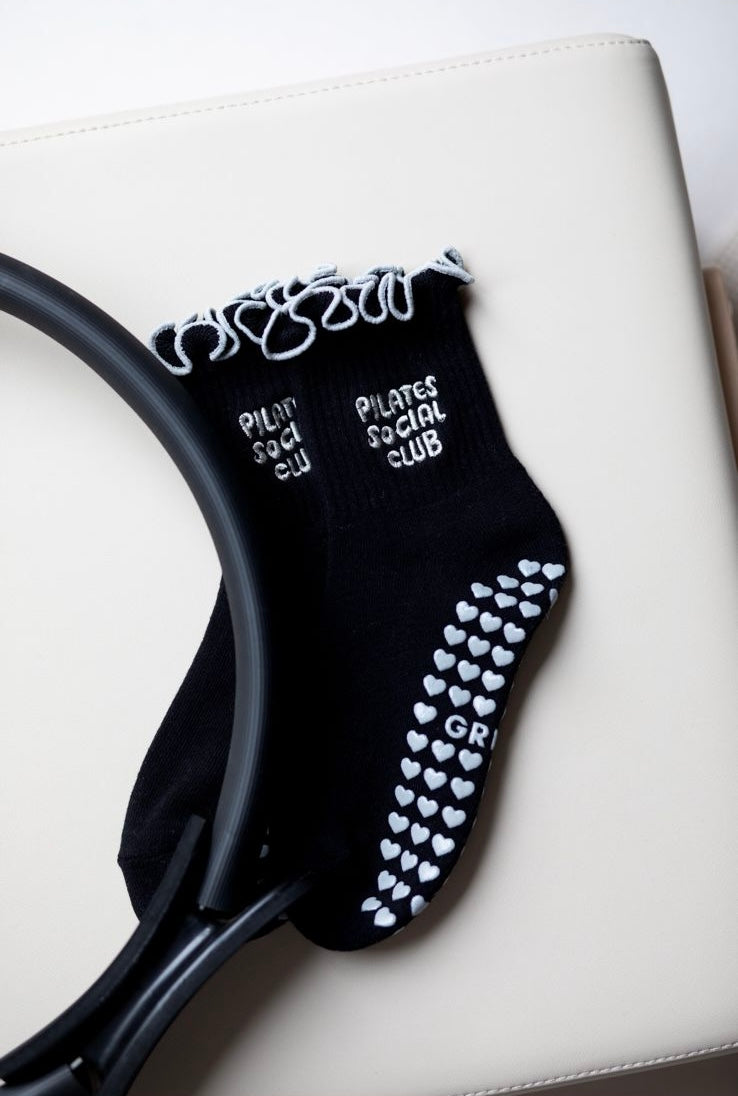 Everyday studio grip socks - pilates social club